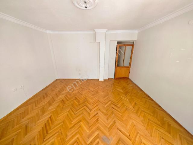 Karabağlar, İzmir içerisinde kiralık mülk