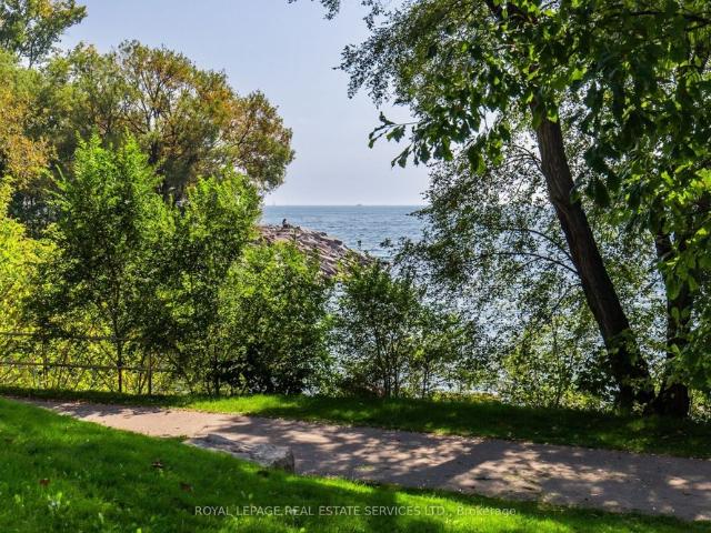 House for rent in Etobicoke—Lakeshore, Toronto