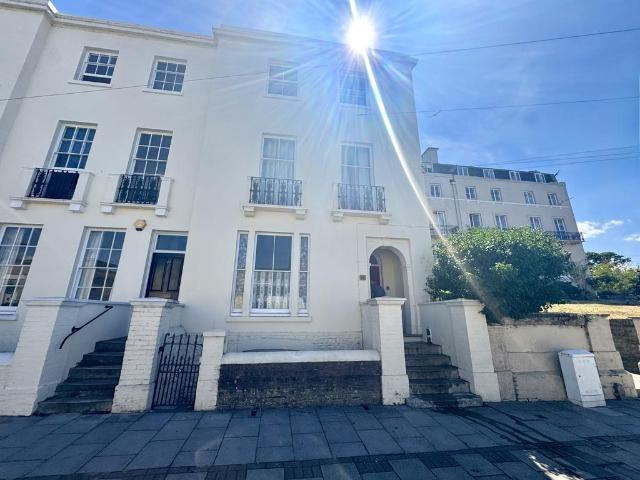 Apartment for rent in Binstead, Ryde