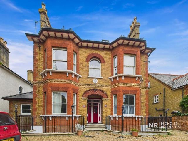 Apartment for rent in Woodcote, Epsom