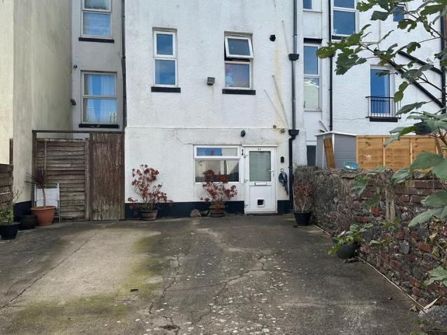 Apartment for rent in Upton, Torquay