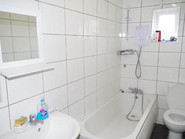 House for rent in Halliwell, Lee Bank