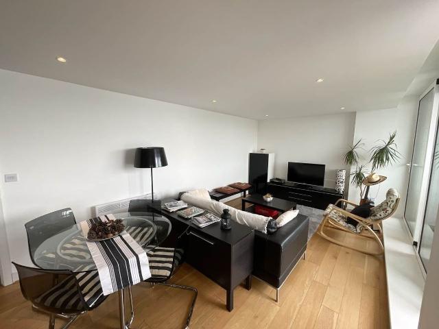 Apartment for rent in Reach, Greater London