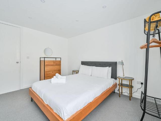 Apartment for rent in Shoreditch, Greater London