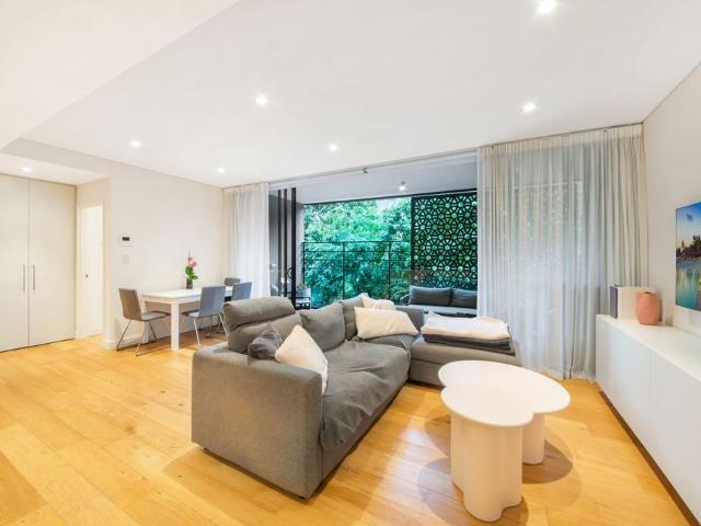 Apartment for rent in Lower North Shore, Sydney