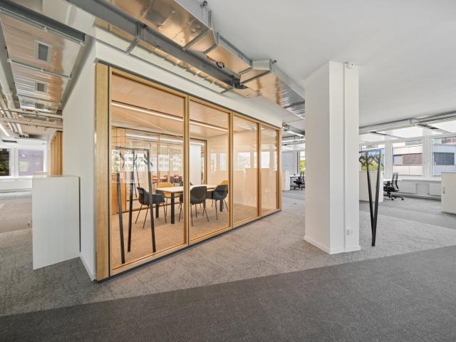 Büro mieten in Einigen, Zürich