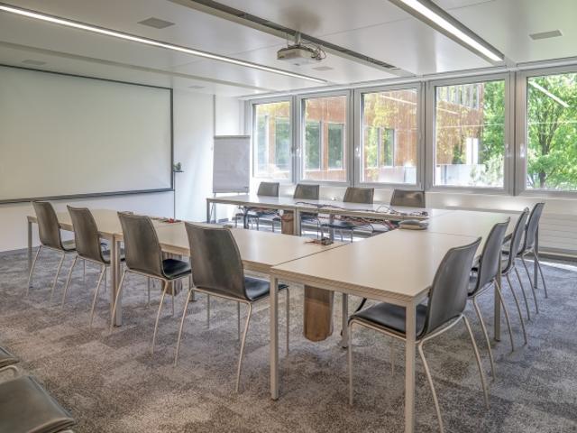 Büro mieten in Einigen, Zürich