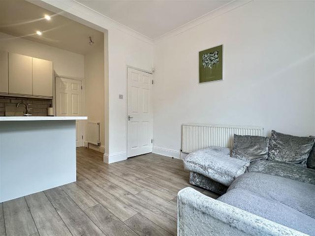 Apartment for rent in Totley Rise, Sheffield