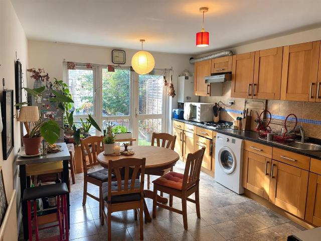 Apartment for rent in Clapton Park, Greater London