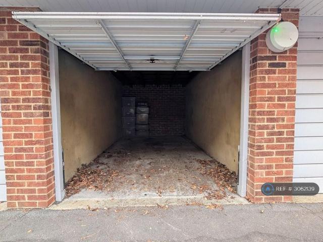 Apartment for rent in Bassett, Southampton