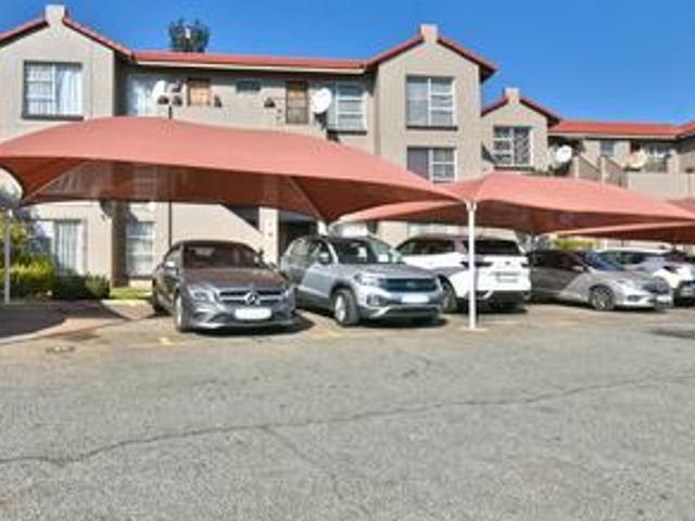 Apartment for sale in Vosloorus, Gauteng