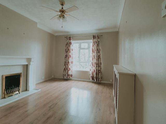 Apartment for rent in Thames View, Greater London