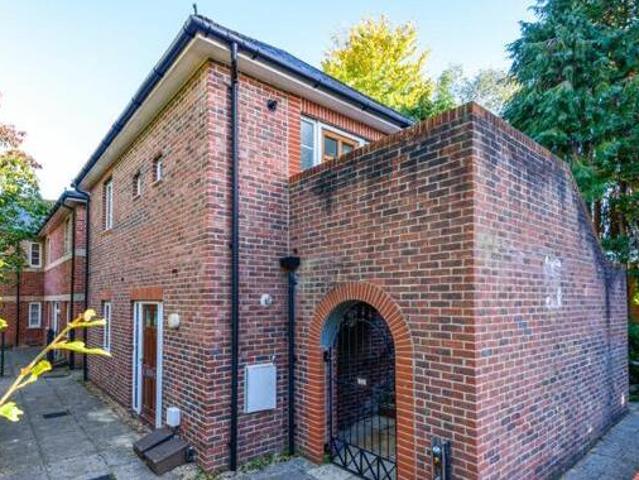 House for sale in Sleepers' Hill, Hampshire