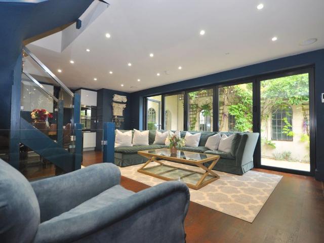 House for rent in Ewens Farm, Golden Valley