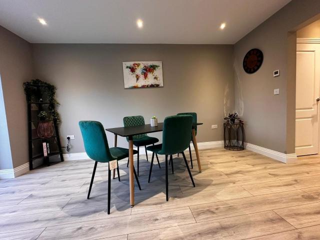 House for rent in Harmondsworth, Greater London