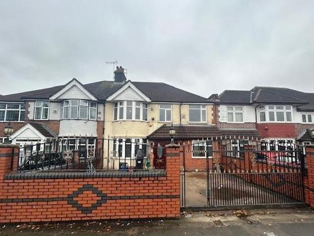 House for sale in Greater London