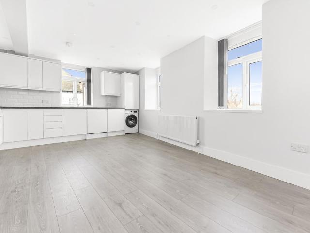 Apartment for rent in London Borough of Hounslow, Greater London