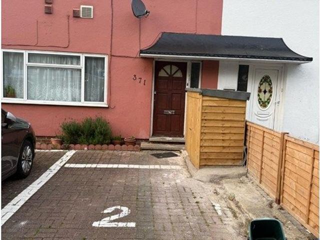 Apartment for rent in London Borough of Hounslow, Greater London