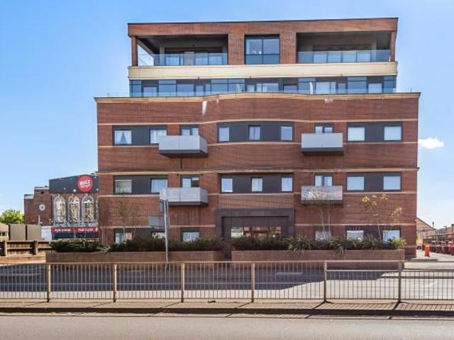 Apartment for rent in Slough