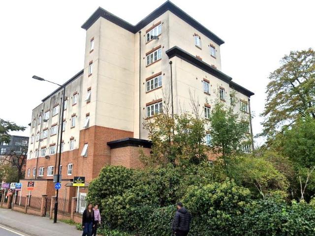 Apartment for rent in Slough