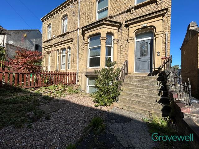 Studio for rent in Huddersfield, Kirklees