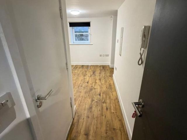 Studio for rent in Highfields, Huddersfield