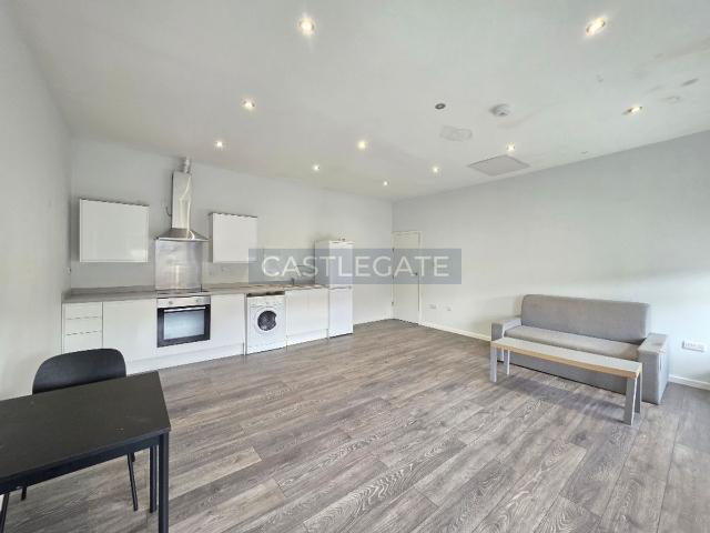 Apartment for rent in Highfields, Huddersfield