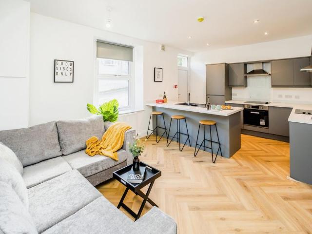 House for rent in Huddersfield, Kirklees