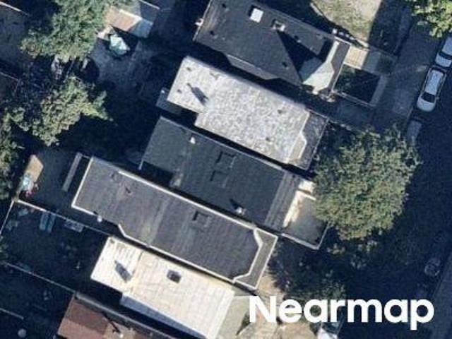 House for sale in The Bronx, Arverne