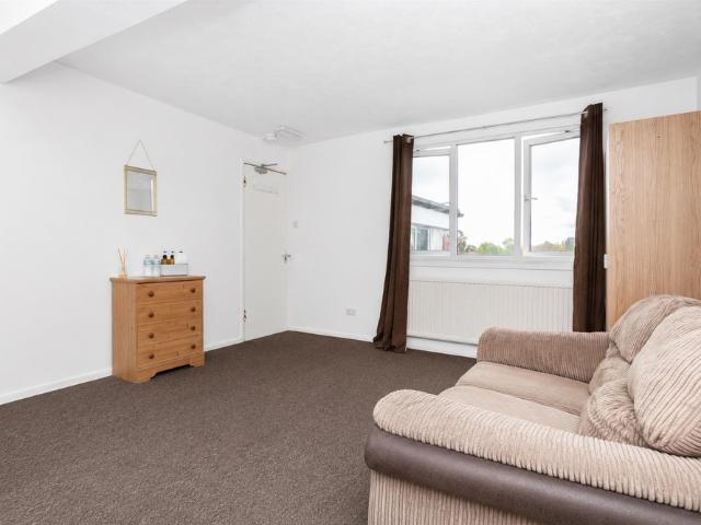 Apartment for rent in Iver, Richings Park
