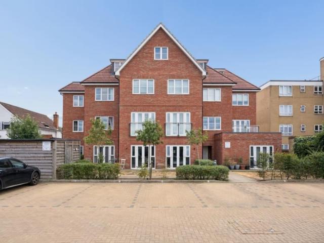 Apartment for rent in Iver
