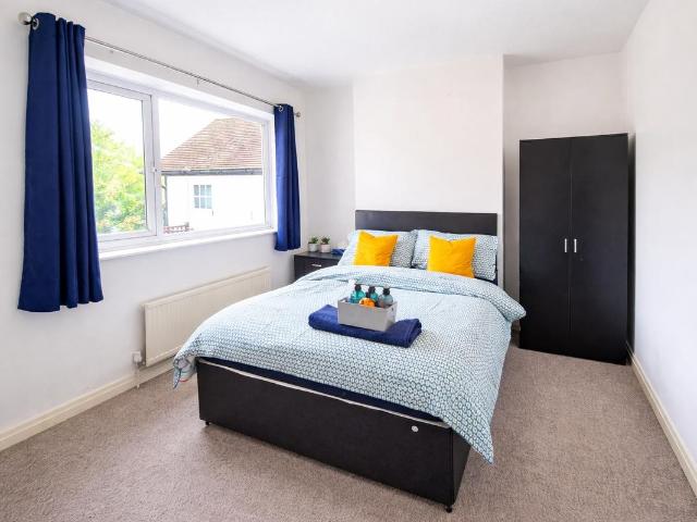 Room for rent in Iver, Richings Park