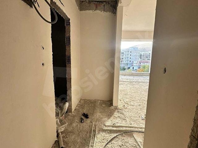 Kum, Finike içerisinde satılık mülk