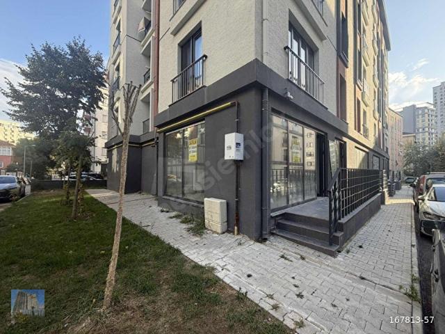Orhantepe Mahallesi, Kartal içerisinde satılık Dükkan