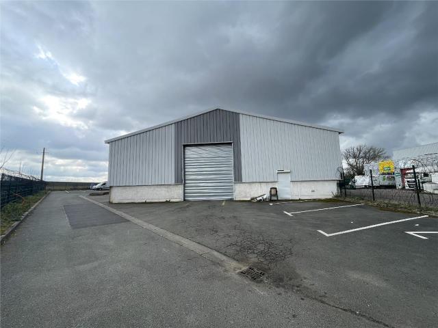 Local Commercial vente à Évreux, Fauville