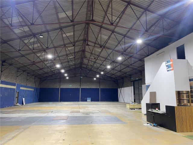 Local Commercial location à Bordeaux, Bègles