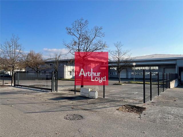 Local Commercial location à Grenoble, Eybens