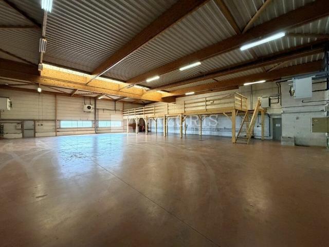Local Commercial vente à Bourg-en-Bresse, Beynost