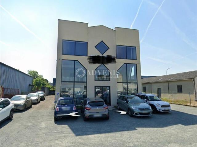Local Commercial vente à Cognac, Châteaubernard