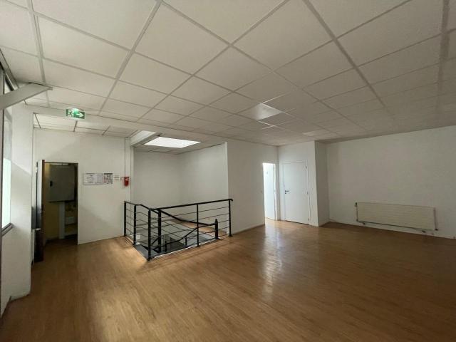 Local Commercial vente à Antony, Clamart