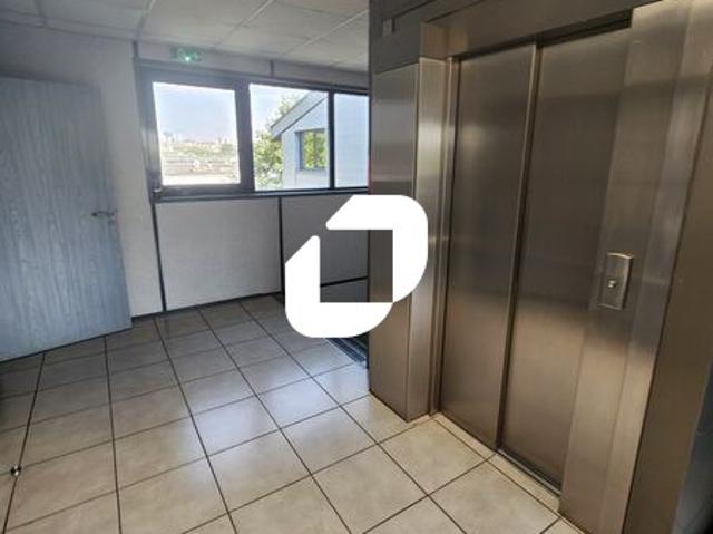 Local Commercial vente à Créteil