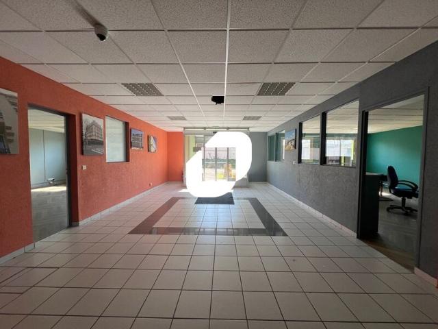 Local Commercial vente à Dammarie-les-Lys, Seine-et-Marne