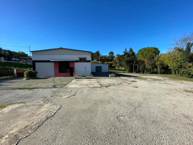 Local Commercial vente à Arrondissement de Draguignan, Draguignan