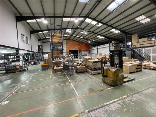 Local Commercial vente à Bordeaux, Le Haillan