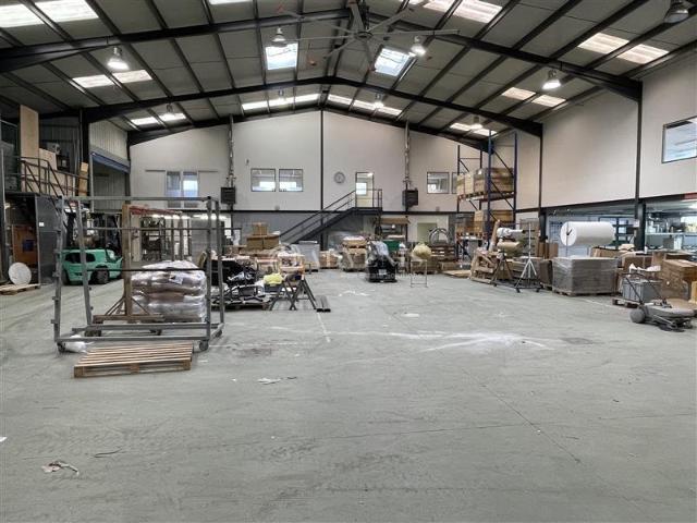 Local Commercial vente à Bordeaux, Le Haillan
