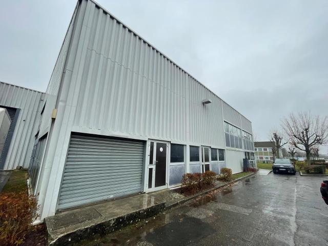 Local Commercial vente à Versailles, Montigny-le-bretonneux
