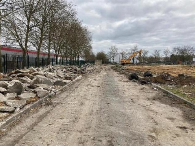 Local Commercial location à Pontoise, Eragny