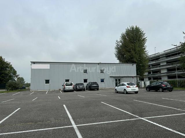 Local Commercial vente à Mulhouse, Saint-louis