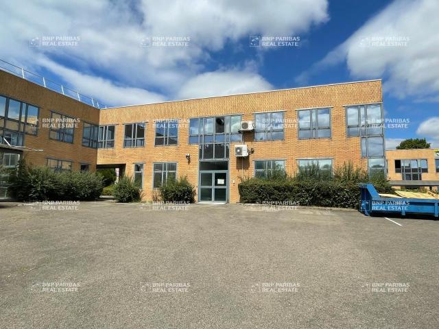 Local Commercial vente à Versailles, Montigny-le-bretonneux