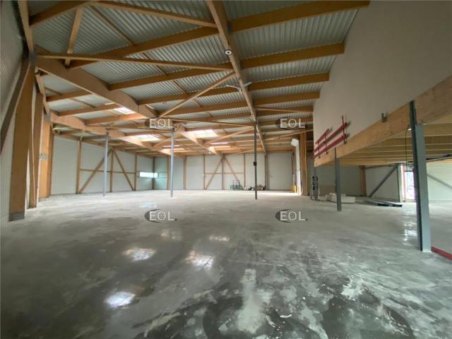 Local Commercial vente à Torcy, Courtry